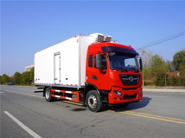 國六 東風天錦KR高頂雙卧6.8米冷藏車