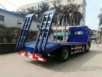 國6柳汽前四後四平闆運輸車